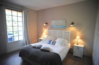 Cabernet Sauvignon guest room